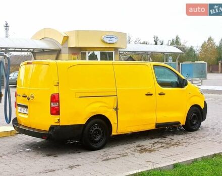 Желтый Опель Vivaro-e, объемом двигателя 0 л и пробегом 104 тыс. км за 15800 $, фото 15 на Automoto.ua