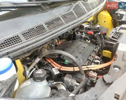 Желтый Опель Vivaro-e, объемом двигателя 0 л и пробегом 104 тыс. км за 15800 $, фото 70 на Automoto.ua