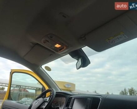 Желтый Опель Vivaro-e, объемом двигателя 0 л и пробегом 104 тыс. км за 15800 $, фото 48 на Automoto.ua