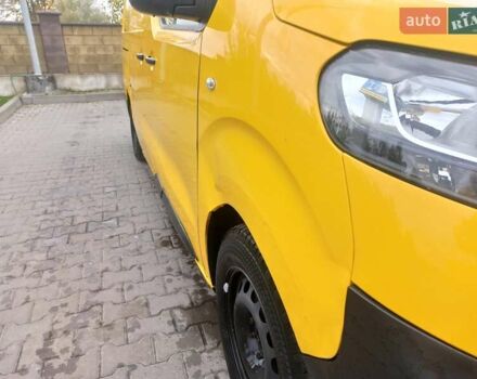 Желтый Опель Vivaro-e, объемом двигателя 0 л и пробегом 104 тыс. км за 15800 $, фото 29 на Automoto.ua