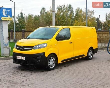 Желтый Опель Vivaro-e, объемом двигателя 0 л и пробегом 104 тыс. км за 15800 $, фото 4 на Automoto.ua