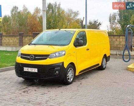 Желтый Опель Vivaro-e, объемом двигателя 0 л и пробегом 104 тыс. км за 15800 $, фото 5 на Automoto.ua