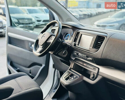 Белый Опель Zafira Life, объемом двигателя 0 л и пробегом 21 тыс. км за 23200 $, фото 22 на Automoto.ua