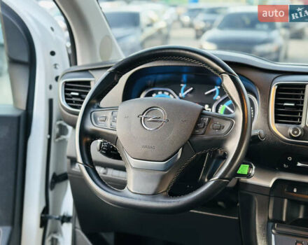 Белый Опель Zafira Life, объемом двигателя 0 л и пробегом 21 тыс. км за 23200 $, фото 20 на Automoto.ua