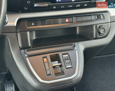 Белый Опель Zafira Life, объемом двигателя 0 л и пробегом 21 тыс. км за 23200 $, фото 30 на Automoto.ua