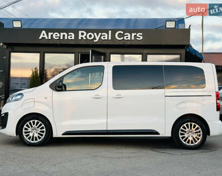 Белый Опель Zafira Life, объемом двигателя 0 л и пробегом 21 тыс. км за 23200 $, фото 4 на Automoto.ua