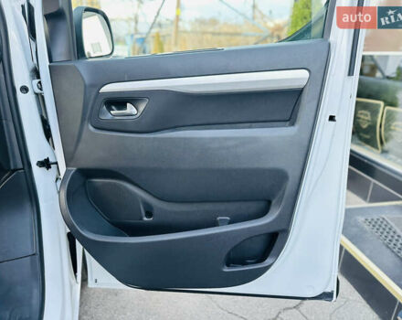 Белый Опель Zafira Life, объемом двигателя 0 л и пробегом 21 тыс. км за 23200 $, фото 23 на Automoto.ua