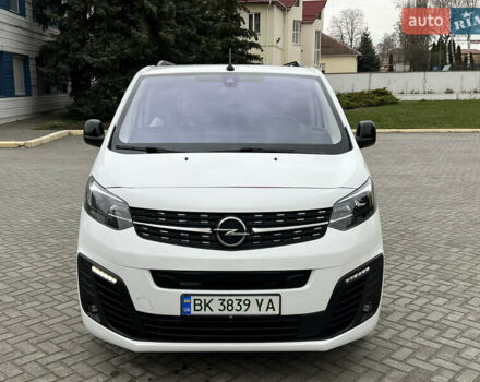 Белый Опель Zafira Life, объемом двигателя 0 л и пробегом 45 тыс. км за 28800 $, фото 1 на Automoto.ua