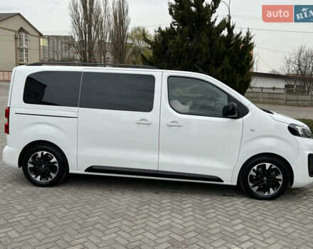 Белый Опель Zafira Life, объемом двигателя 0 л и пробегом 45 тыс. км за 28800 $, фото 6 на Automoto.ua