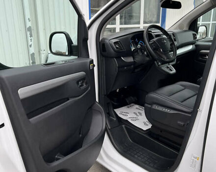 Белый Опель Zafira Life, объемом двигателя 0 л и пробегом 45 тыс. км за 28800 $, фото 9 на Automoto.ua