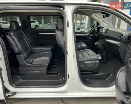 Белый Опель Zafira Life, объемом двигателя 0 л и пробегом 45 тыс. км за 28800 $, фото 17 на Automoto.ua