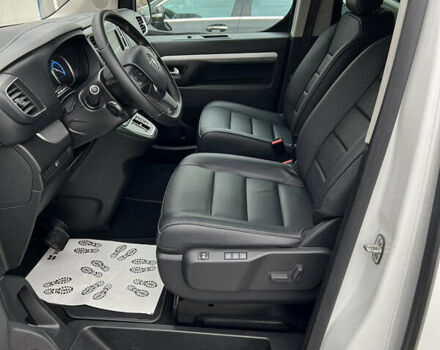 Белый Опель Zafira Life, объемом двигателя 0 л и пробегом 45 тыс. км за 28800 $, фото 12 на Automoto.ua