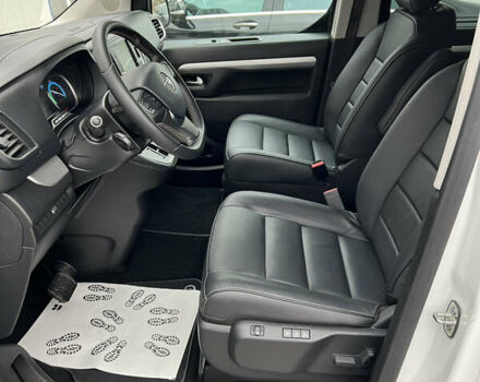 Белый Опель Zafira Life, объемом двигателя 0 л и пробегом 45 тыс. км за 28800 $, фото 13 на Automoto.ua