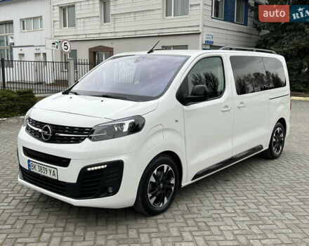 Белый Опель Zafira Life, объемом двигателя 0 л и пробегом 45 тыс. км за 28800 $, фото 2 на Automoto.ua