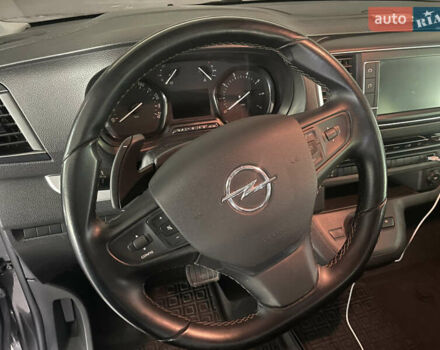 Сірий Опель Zafira Life, об'ємом двигуна 2 л та пробігом 80 тис. км за 36999 $, фото 12 на Automoto.ua