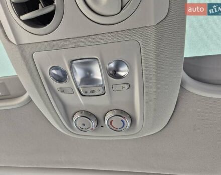 Серый Опель Zafira Life, объемом двигателя 2 л и пробегом 226 тыс. км за 24999 $, фото 78 на Automoto.ua