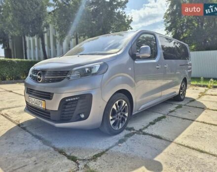 Серый Опель Zafira Life, объемом двигателя 2 л и пробегом 200 тыс. км за 25999 $, фото 18 на Automoto.ua