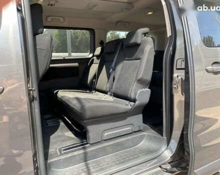 Серый Опель Zafira Life, объемом двигателя 2 л и пробегом 80 тыс. км за 33900 $, фото 14 на Automoto.ua