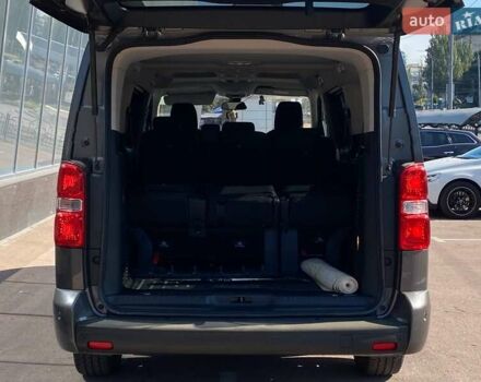 Серый Опель Zafira Life, объемом двигателя 2 л и пробегом 80 тыс. км за 27900 $, фото 3 на Automoto.ua