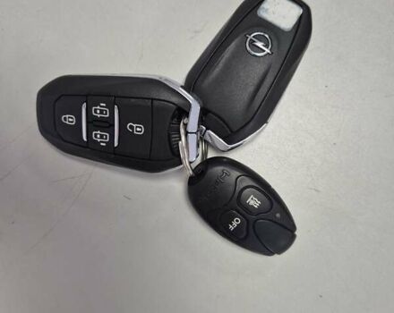 Серый Опель Zafira Life, объемом двигателя 2 л и пробегом 200 тыс. км за 25999 $, фото 75 на Automoto.ua