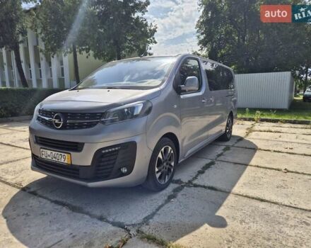 Серый Опель Zafira Life, объемом двигателя 2 л и пробегом 226 тыс. км за 24999 $, фото 2 на Automoto.ua