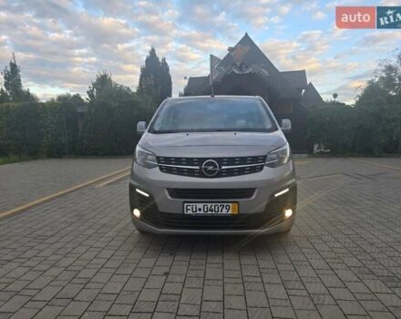 Сірий Опель Zafira Life, об'ємом двигуна 2 л та пробігом 200 тис. км за 25999 $, фото 2 на Automoto.ua