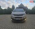 Сірий Опель Zafira Life, об'ємом двигуна 2 л та пробігом 200 тис. км за 25999 $, фото 2 на Automoto.ua
