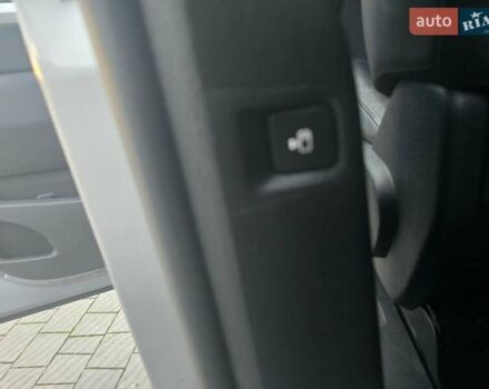 Сірий Опель Zafira Life, об'ємом двигуна 2 л та пробігом 200 тис. км за 25999 $, фото 41 на Automoto.ua