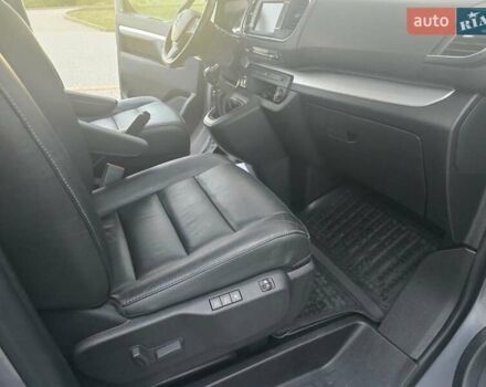 Сірий Опель Zafira Life, об'ємом двигуна 2 л та пробігом 200 тис. км за 25999 $, фото 66 на Automoto.ua