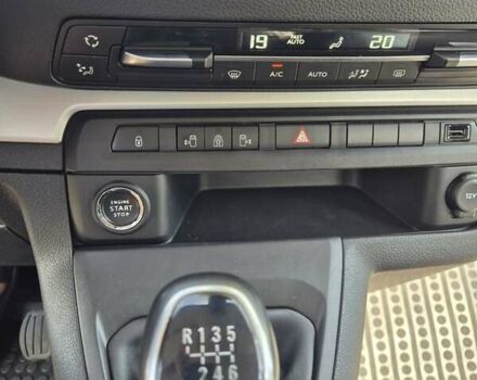 Серый Опель Zafira Life, объемом двигателя 2 л и пробегом 226 тыс. км за 24999 $, фото 48 на Automoto.ua