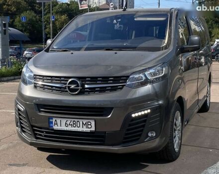 Серый Опель Zafira Life, объемом двигателя 2 л и пробегом 80 тыс. км за 33900 $, фото 1 на Automoto.ua