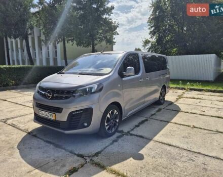 Серый Опель Zafira Life, объемом двигателя 2 л и пробегом 200 тыс. км за 25999 $, фото 1 на Automoto.ua