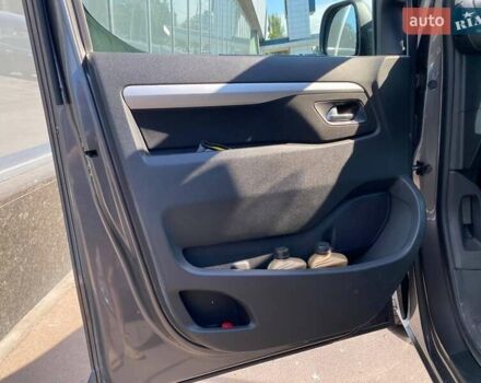 Серый Опель Zafira Life, объемом двигателя 2 л и пробегом 80 тыс. км за 27900 $, фото 15 на Automoto.ua