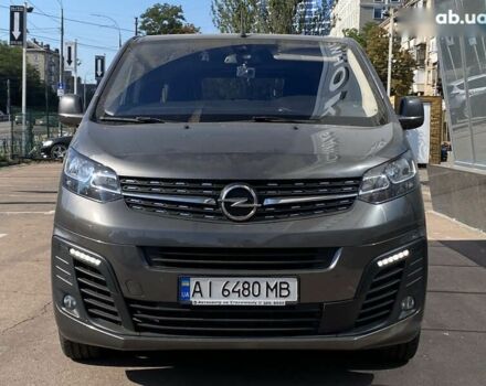 Серый Опель Zafira Life, объемом двигателя 2 л и пробегом 80 тыс. км за 33900 $, фото 2 на Automoto.ua