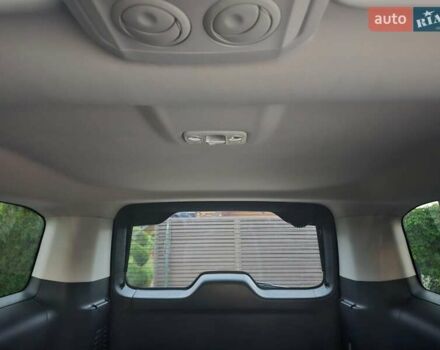 Сірий Опель Zafira Life, об'ємом двигуна 2 л та пробігом 200 тис. км за 25999 $, фото 32 на Automoto.ua