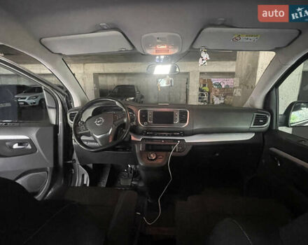 Сірий Опель Zafira Life, об'ємом двигуна 2 л та пробігом 80 тис. км за 36999 $, фото 13 на Automoto.ua