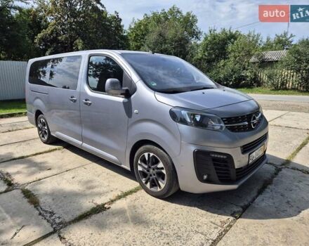 Серый Опель Zafira Life, объемом двигателя 2 л и пробегом 200 тыс. км за 25999 $, фото 1 на Automoto.ua