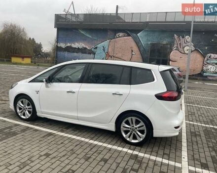 Белый Опель Zafira Tourer, объемом двигателя 2 л и пробегом 187 тыс. км за 9450 $, фото 9 на Automoto.ua