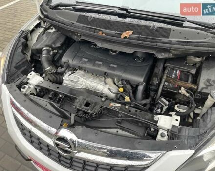 Белый Опель Zafira Tourer, объемом двигателя 2 л и пробегом 187 тыс. км за 9850 $, фото 19 на Automoto.ua
