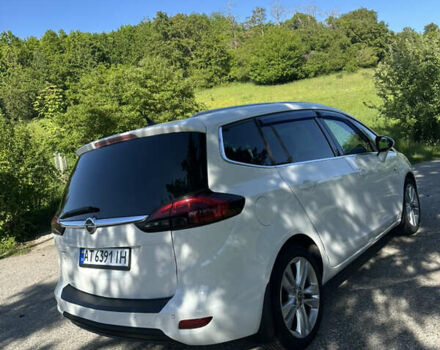 Белый Опель Zafira Tourer, объемом двигателя 2 л и пробегом 280 тыс. км за 10500 $, фото 6 на Automoto.ua