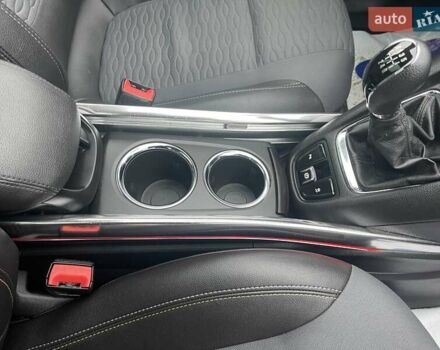 Белый Опель Zafira Tourer, объемом двигателя 2 л и пробегом 187 тыс. км за 9450 $, фото 68 на Automoto.ua