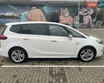 Белый Опель Zafira Tourer, объемом двигателя 2 л и пробегом 187 тыс. км за 9450 $, фото 86 на Automoto.ua