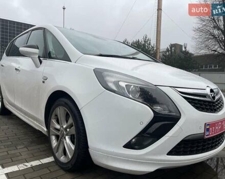 Белый Опель Zafira Tourer, объемом двигателя 2 л и пробегом 187 тыс. км за 9850 $, фото 1 на Automoto.ua