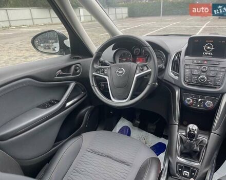 Белый Опель Zafira Tourer, объемом двигателя 2 л и пробегом 187 тыс. км за 9450 $, фото 36 на Automoto.ua