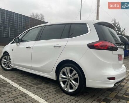 Белый Опель Zafira Tourer, объемом двигателя 2 л и пробегом 187 тыс. км за 9450 $, фото 79 на Automoto.ua