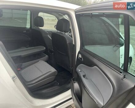 Белый Опель Zafira Tourer, объемом двигателя 2 л и пробегом 187 тыс. км за 9450 $, фото 54 на Automoto.ua