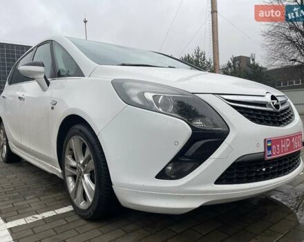 Белый Опель Zafira Tourer, объемом двигателя 2 л и пробегом 187 тыс. км за 9850 $, фото 2 на Automoto.ua