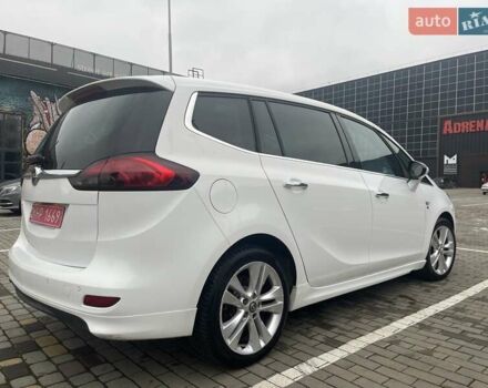Белый Опель Zafira Tourer, объемом двигателя 2 л и пробегом 187 тыс. км за 9450 $, фото 85 на Automoto.ua