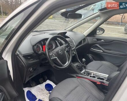 Белый Опель Zafira Tourer, объемом двигателя 2 л и пробегом 187 тыс. км за 9450 $, фото 69 на Automoto.ua