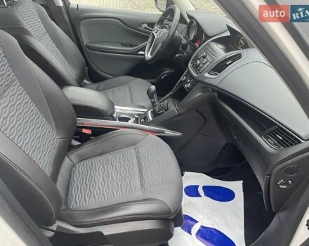 Белый Опель Zafira Tourer, объемом двигателя 2 л и пробегом 187 тыс. км за 9450 $, фото 52 на Automoto.ua